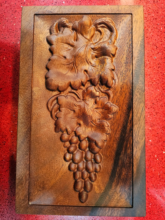 Grapes on 2 1/2" cutting board